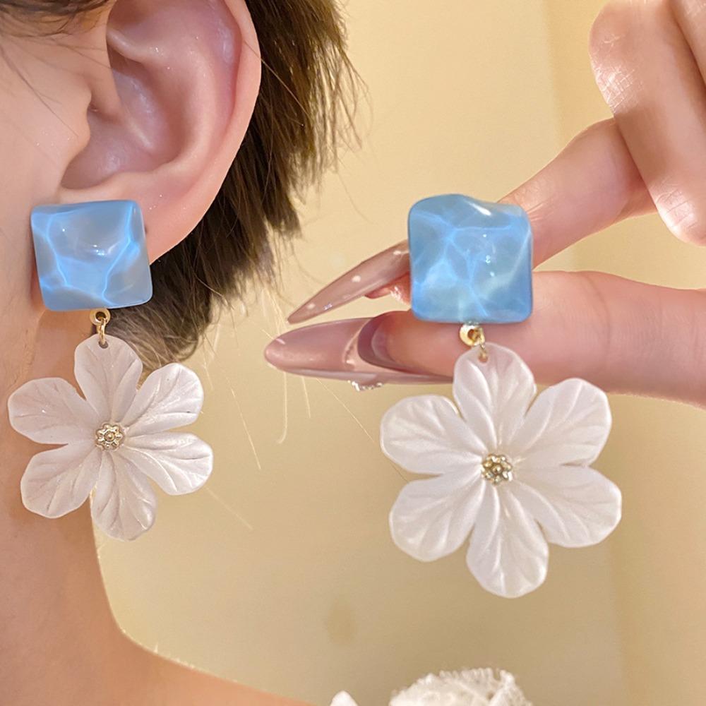 Temperament Acrylic Flower Earrings Exaggerated Ladies Stud Earrings Exquisite Women Earrings Gift