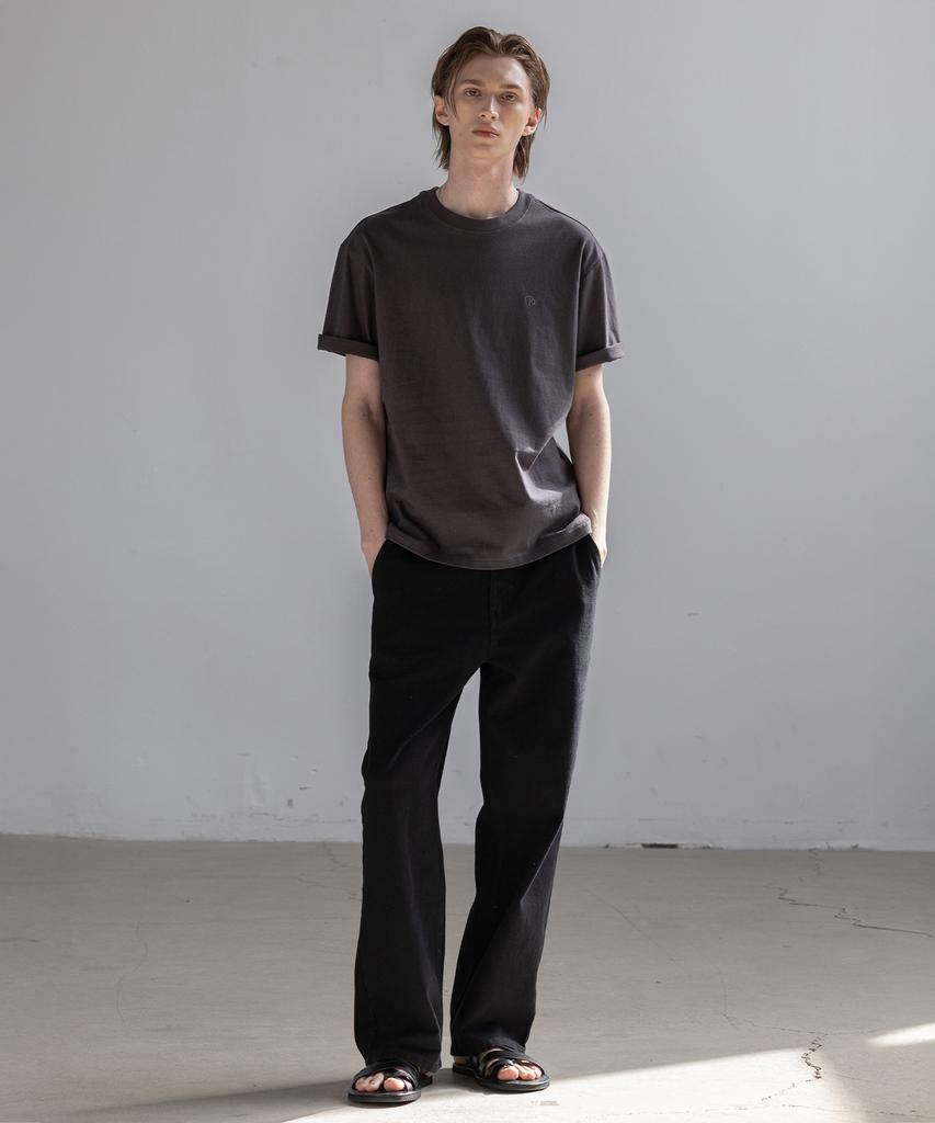 Dekkoloso Unisex Essential Regular Fit Logo Embroidered Short Sleeve T-Shirt [Charcoal]