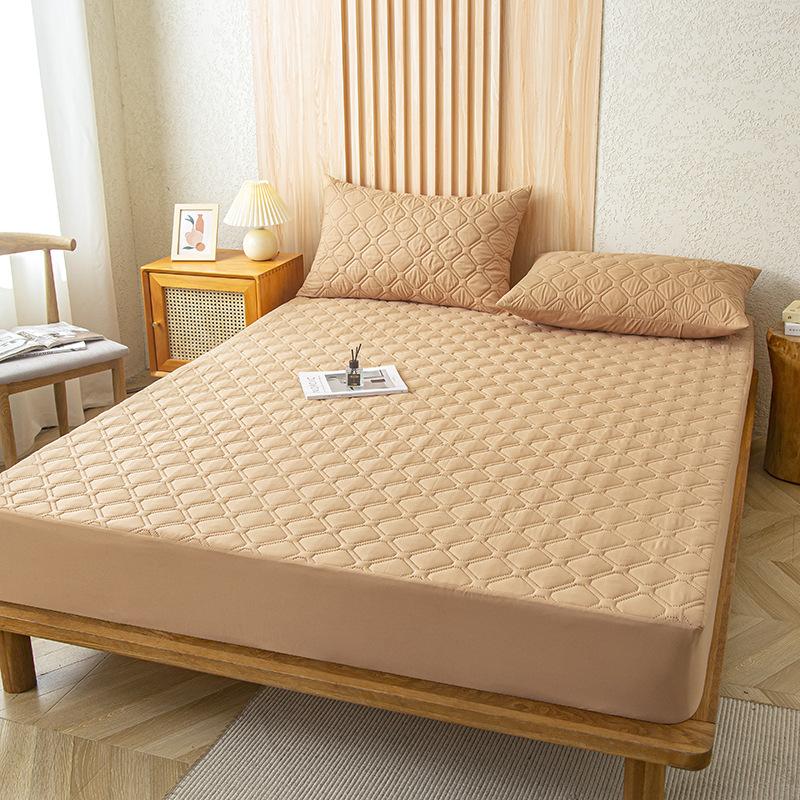 Single Piece Bed Cover Brushed Fabric Quilted Mattress Protector Waterproof Mattress Topper for Bed Anti-mite Mattress Cover No Pillowcase