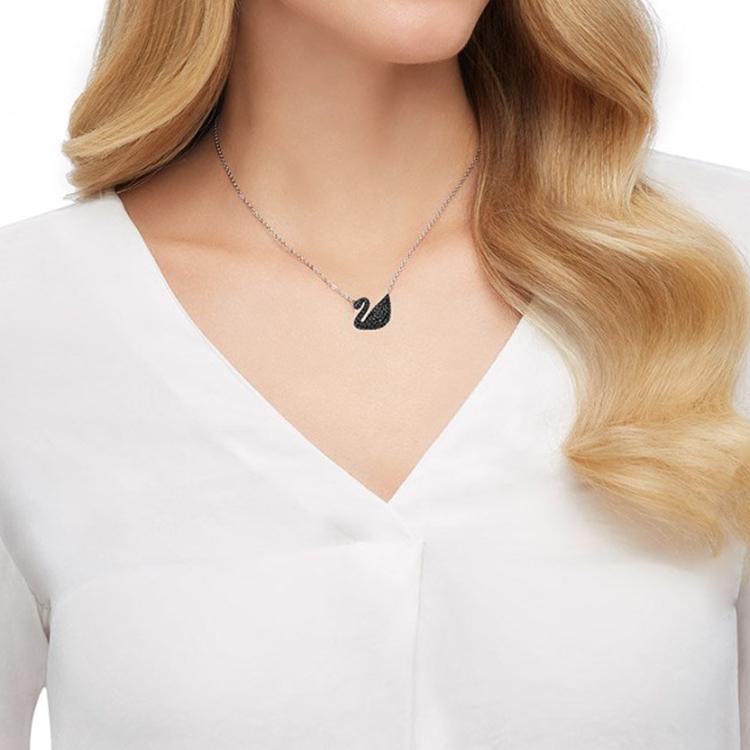 Swarovski swan pendant necklace