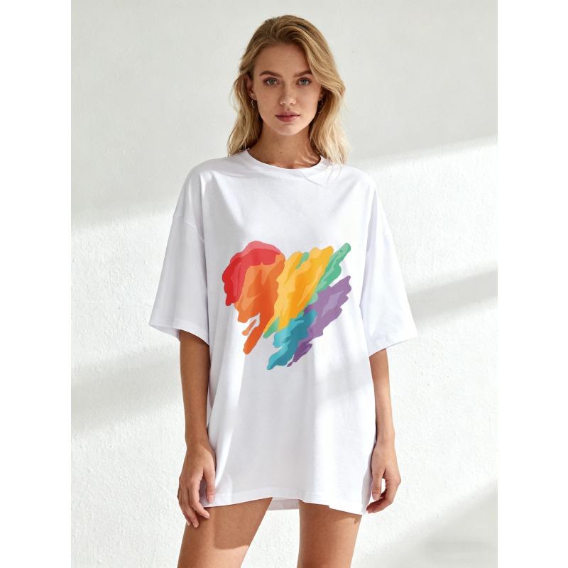 Oversize Women's Short-Sleeve T-Shirt with Rainbow Brushstroke Heart Print