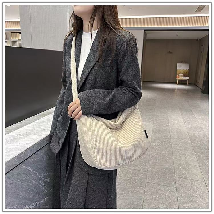 Japanischer Stil Corduroy Tragetasche Damen Lässig Große Kapazität Student Schule Pendeln Crossbody Umhängetasche Modische Handtasche