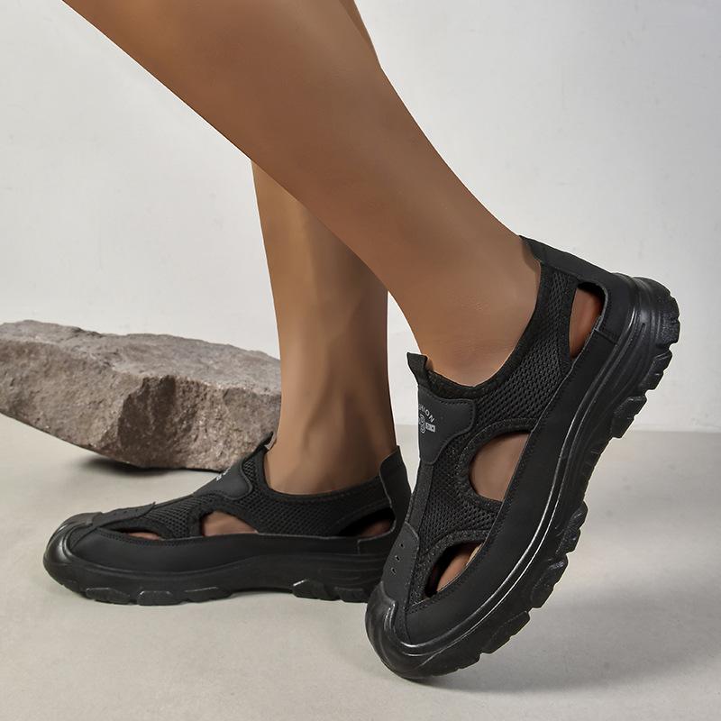 Sandals Men's Summer New Breathable Mesh Hollow Men's Shoes Men's Bag Head Beach Shoes