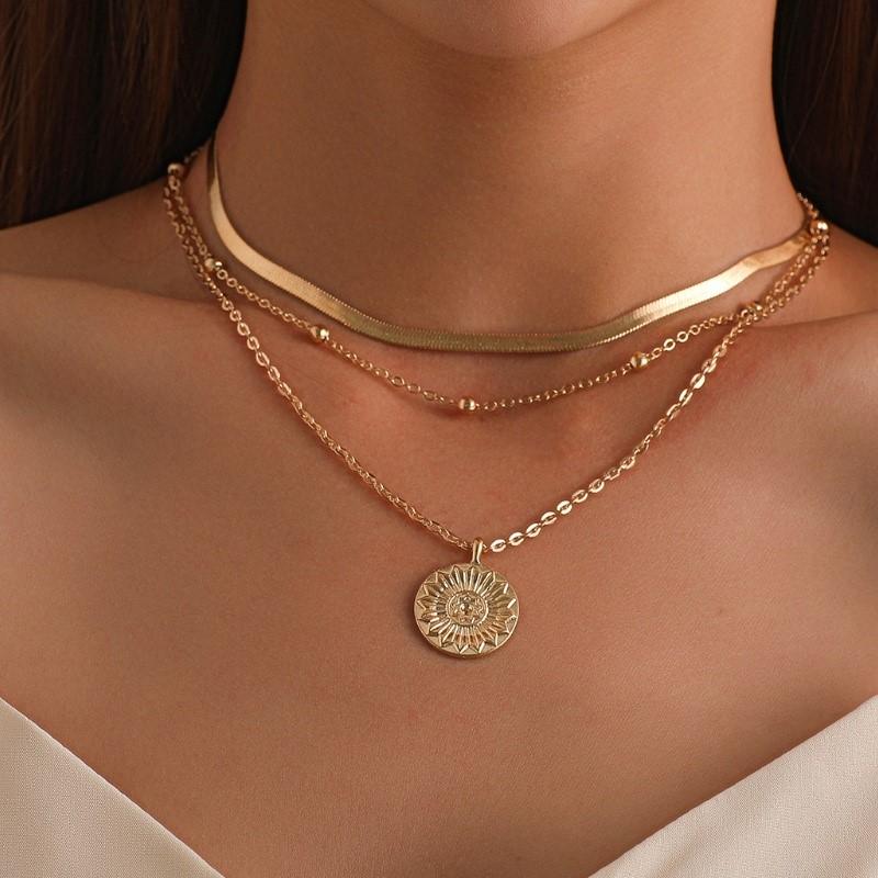 Silberfarbene mehrschichtige runde Anhängerkette für Damen Exquisite dreilagige Pulloverketten Schmuck für Geschenke