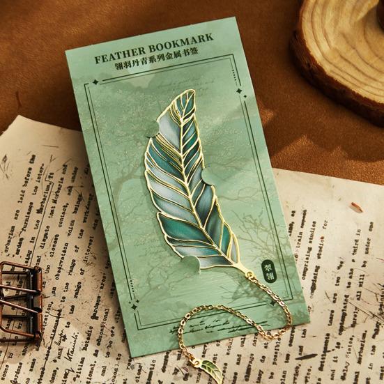 Artistic Feather Metal Bookmark with Tassel Vintage Elegant Page Marker Durable Rust-Resistant Fantasy Gift for Book Lovers Writers & Students