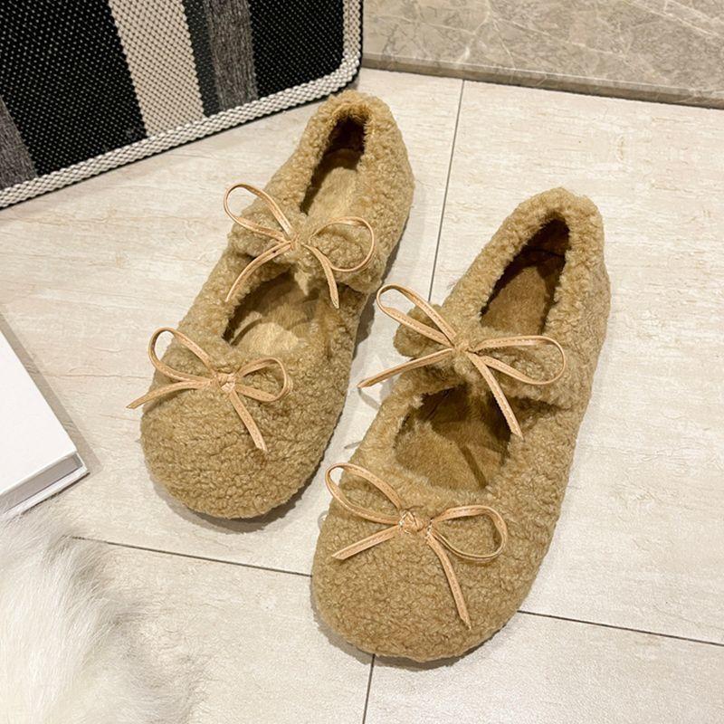 In 2024, the New Soft and Fluffy Shoes Are Easy To Wear with One Foot. Sweet Spring and Autumn Skirts Are Gentle and Girly, Showing Small Feet.