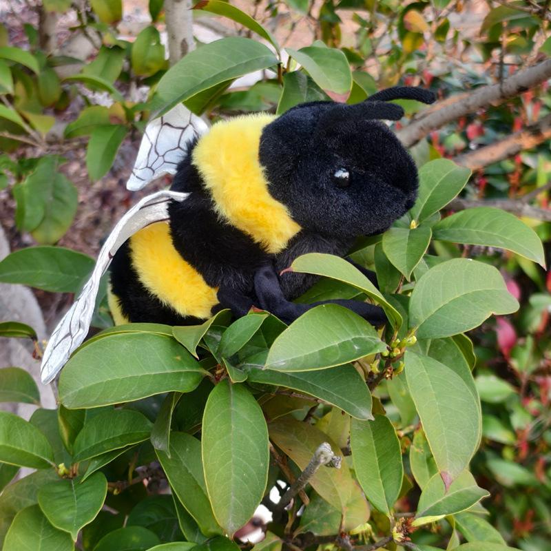 Cute Realistic Insect Plush Toys Small Ladybug Butterfly Ant Mantis Spider Bee Stuffed Animals Lifelike Plushies Soft Doll