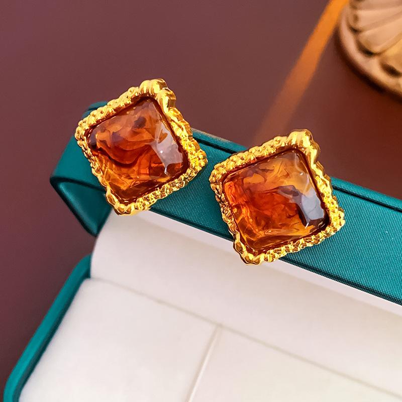 Vintage Inlaid Round Earrings, Court Style Light Luxury Exquisite Design, Niche Fashion Ear Studs