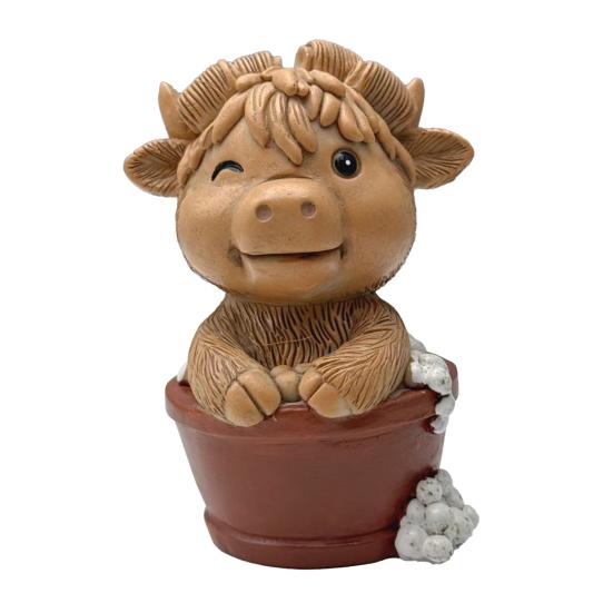 Highland Cattle Resin Statue Paper Roll Toilet Bathing Highland Cow Figurine Sculpture Home Office Desktop Decoration Ornament