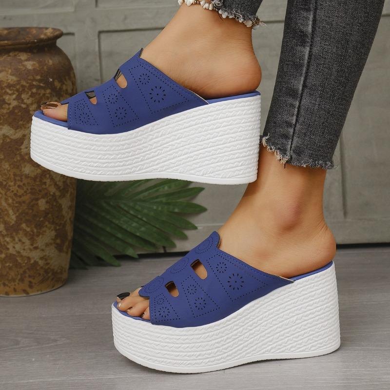 Large-size Platform Slippers for Women, New Arrivals In Spring and Summer, Fashionable and Versatile, Comfortable and Lightweight.