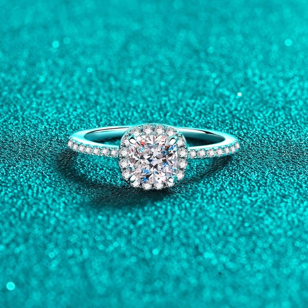 1ct Polštářkový brus Moissanitové prsteny Trendy Párty Ženy Muž Jemné šperky Certifikováno GRA s925 Postříbřeno 18k Prsten
