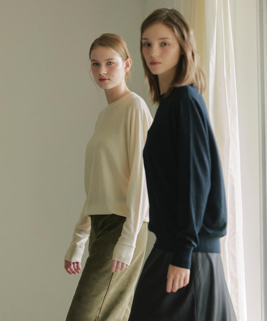 JE NE SAIS QUOI Loose Fit Bias Cut Cashmere Knit_ Black