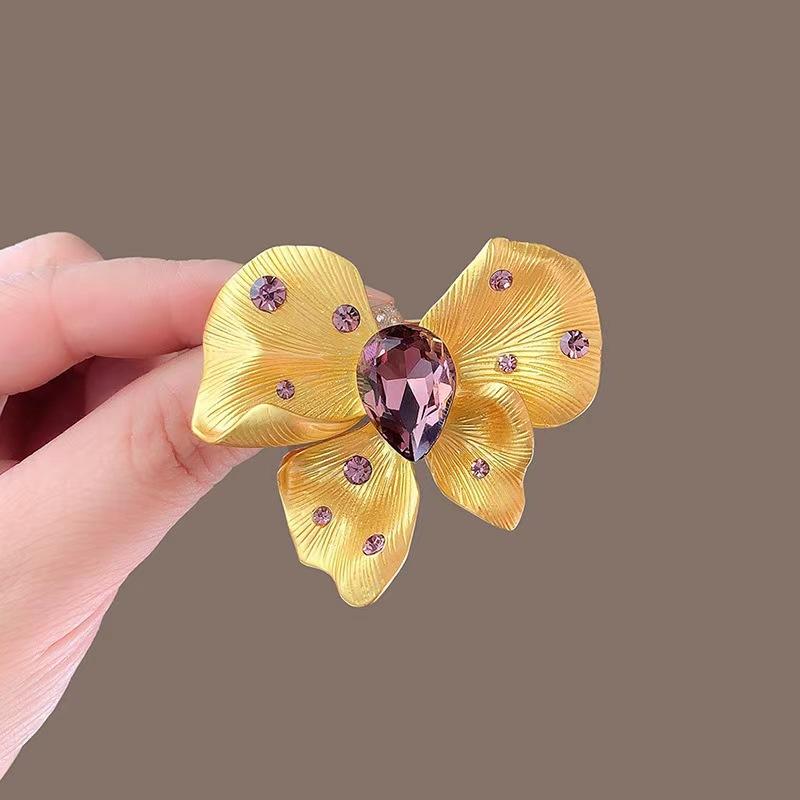 Fashion Brooch Female Highend Corsage Antilight Butterfly Brooch Highend Niche Corsage