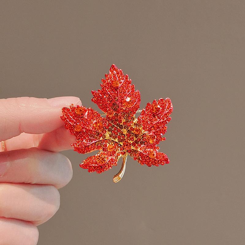 Fashion Brooch Female Highend Corsage Antilight Butterfly Brooch Highend Niche Corsage