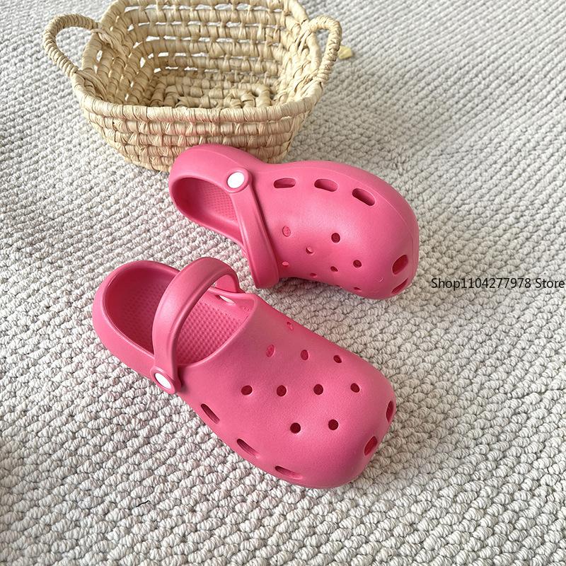 Mode Dames- en Heren Gaten Schoenen 2025 Zomer Antislip Buitensandalen Gesloten Teen Shit Gevoel Strand Slippers Dikke Zool Zachte Zool