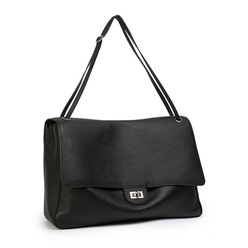 High-end and Elegant Single-shoulder Underarm Handbag Made of Genuine Leather, Women's Bag with A Flap Closure