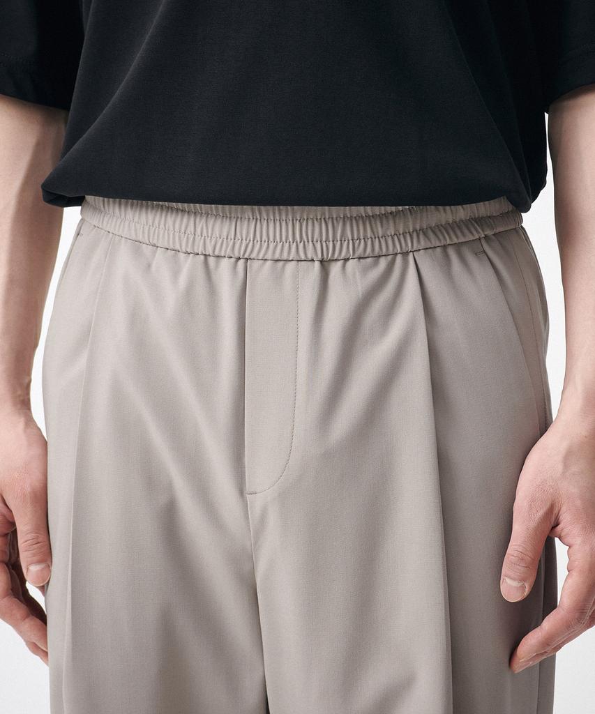 MUSINSA STANDARD [Cooltandard] One-Pleat Wide Elastic Waist Slacks [Light Beige]