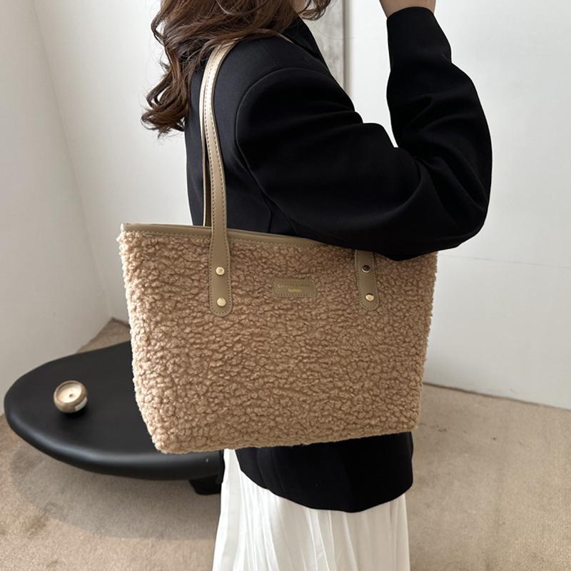 Weiche Handtasche mit großem Fassungsvermögen, Herbst- und Winter-Umhängetasche für Damen aus Lammwolle, mit Reißverschluss, lässiger Einkaufs- und Reisetasche