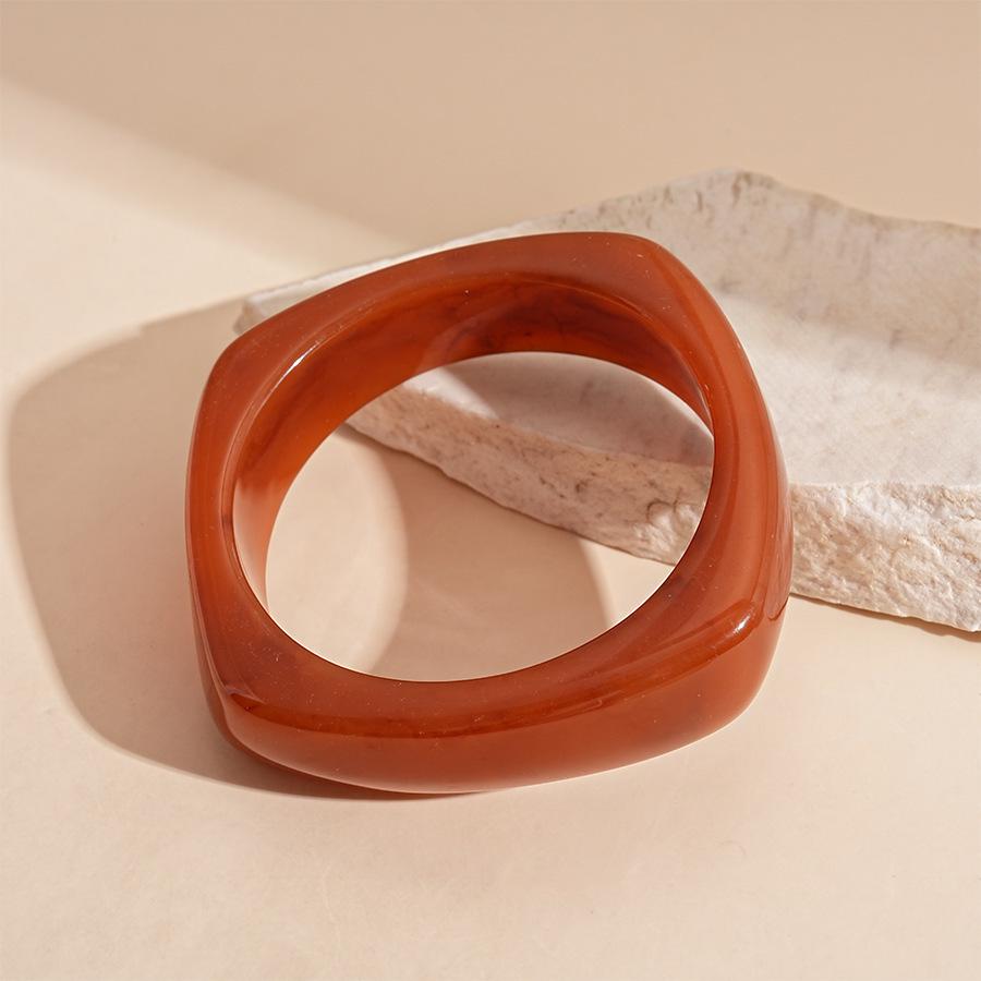 Bracciale Unico in Resina Retrò: Gioielli di Moda Personalizzati per Donne
