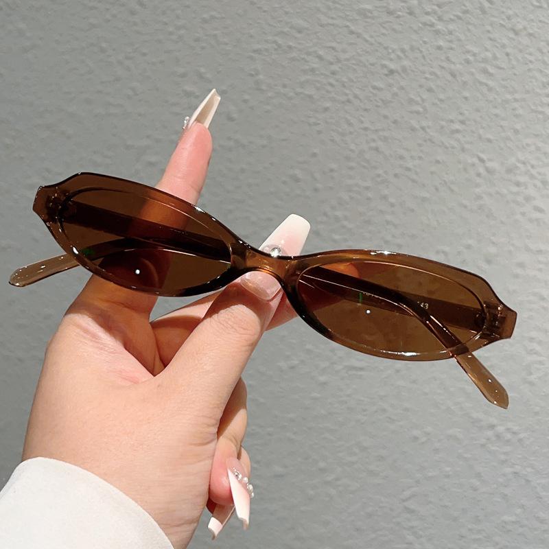 Korean Retro Brown Oval Frame Sunglasses Women New Small Frame Fashion Eyeglasses Personality Cate Eye Outdoor UV400 Sun Glasses