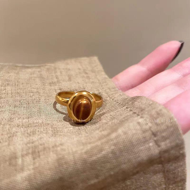 Maillard Serpentine Tiger'S Eye Alloy Ring, Women'S Unique Design Sense, Retro High Sense, Light Luxury, Live Index Finger Ring