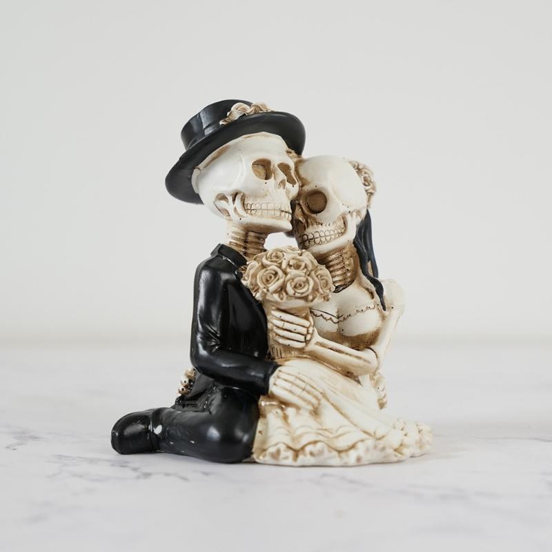 Skeleton Couple Figurine - Romantic Gothic Halloween Decor Resin Statue for Home, Desk, Yard, Party & Day of the Dead