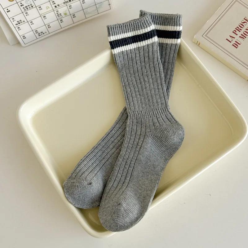 Nové ponožky Dámské Podzimní a Zimní Bavlna Pletené Elastické Dlouhé ponožky Japonská móda Pruhované Harajuku Retro Streetwear Crew Sock