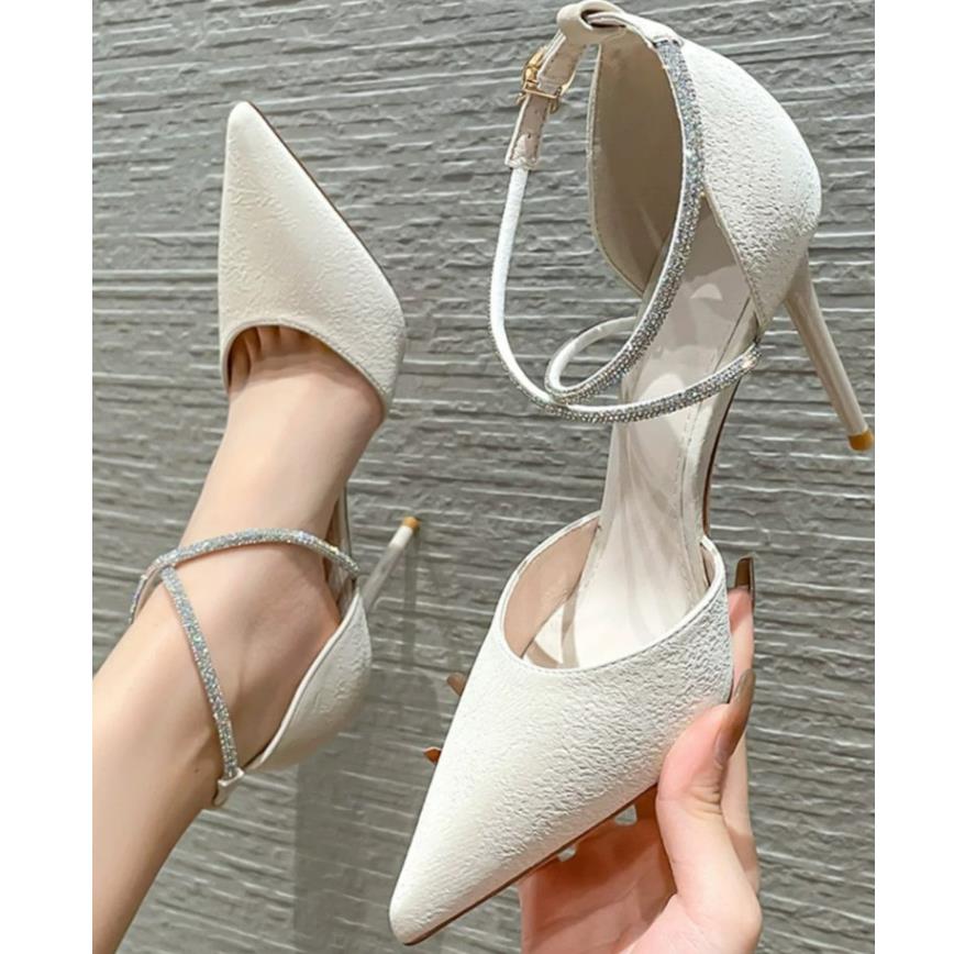 Mode Neue Strass Damen High Heels Pumps Mode Schnalle Hochzeitsschuhe Spitz Stiletto Absatz Mode T-Riemen Sandalen Abendschuhe