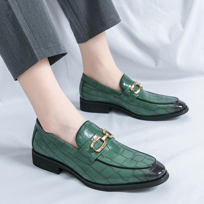 46 Plus-size Metal Pressed Floral Loafers 2026 New Merchant Leather Shoes Men's Casual Pressed Plaid Leather Pointy