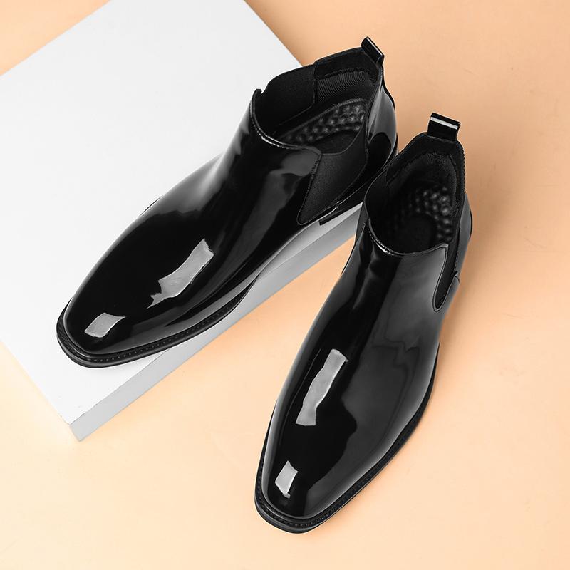Mode Herr Chelsea Boots Svarta Casual Slip on Korta Stövlar Vintage Mode Cowboy Ankelstövlar Lackläder Casual Glänsande Ankelstövlar