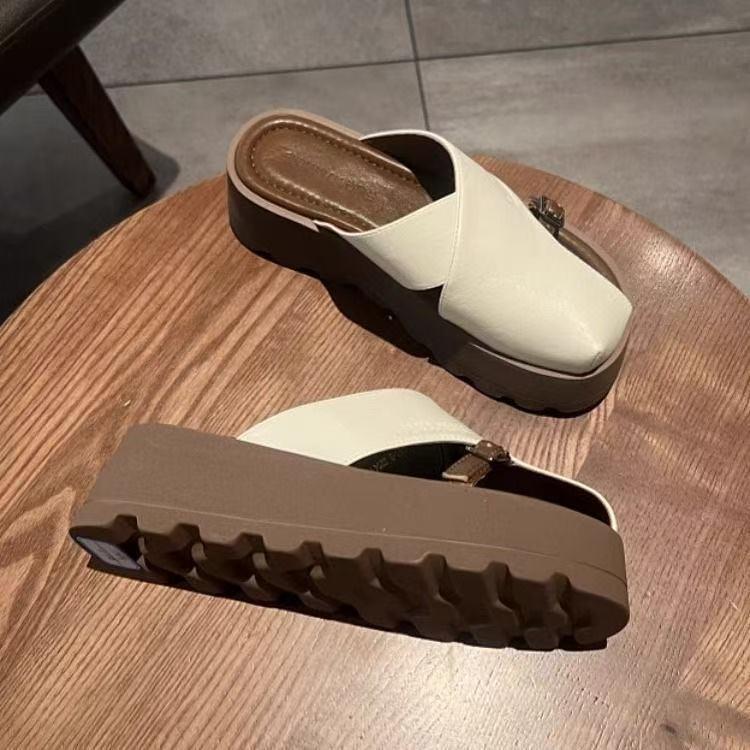 Muffin Thick Bottom Heightening Versatile Lazy Fashion Cool Slippers Women's Wear 2025 Summer New Retro Bag Head Half Slippers