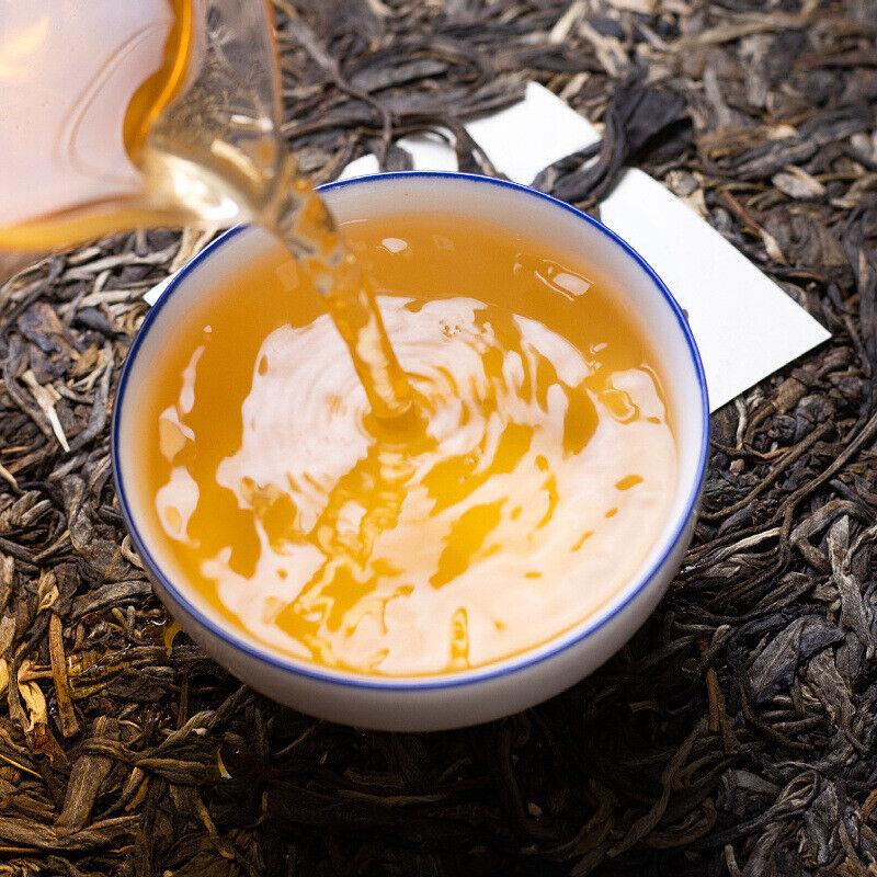 Yiwu Shengcha Dashu Herbata Wiosenna Herbata Pu'er Herbata Qizi Ciasto 357g
