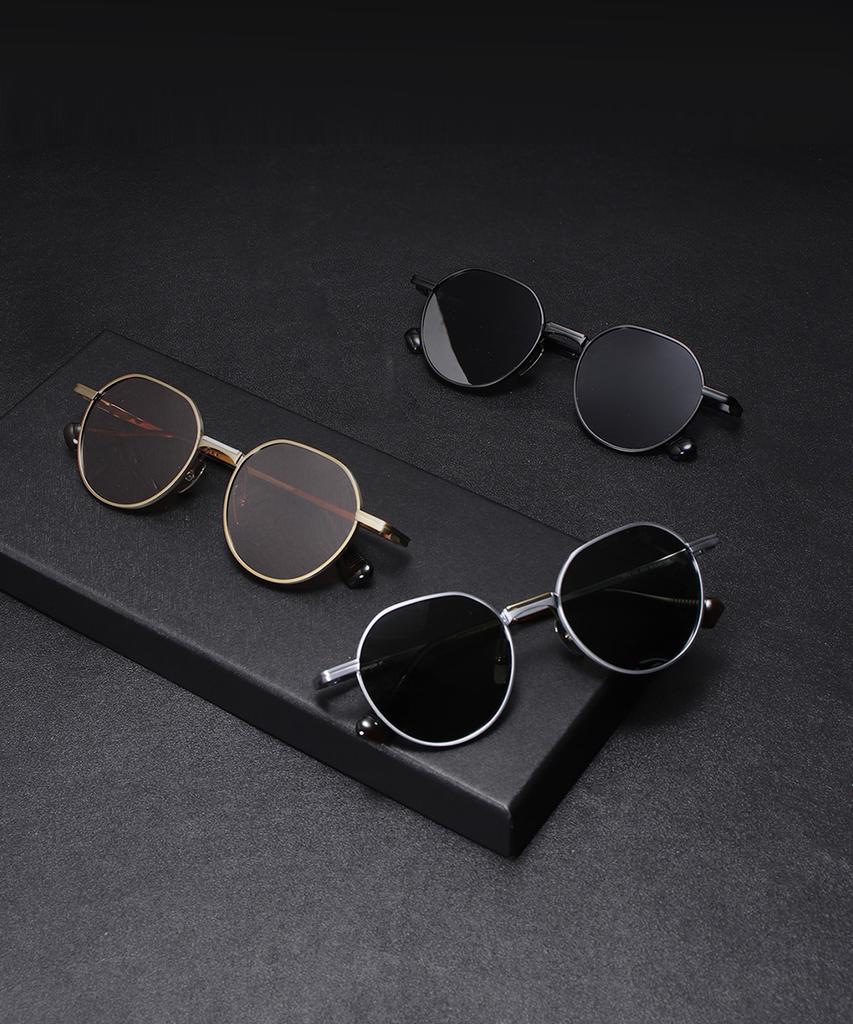 Lingkeonpeuleim Arlt-D150 Titanium Sunglasses Black