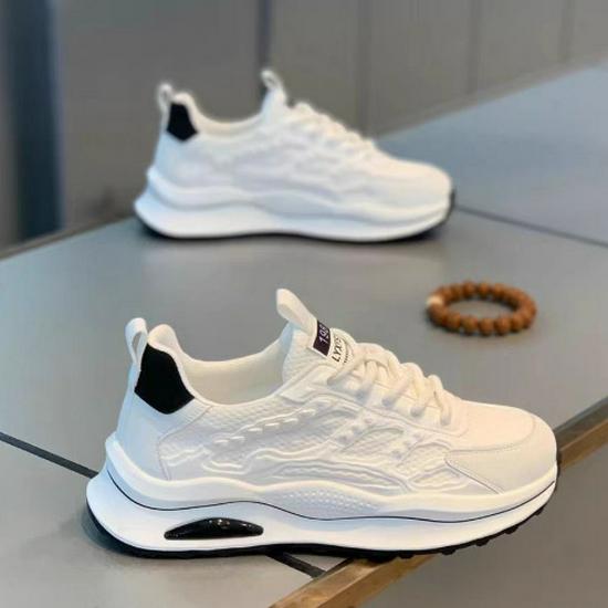 Men’s Breathable Mesh Summer Running Shoes – Comfortable, Soft Sole, Trendy, Versatile, White.