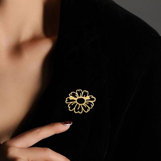 Women Brooch Smooth Surface Hollow Sun Flower Design Lapel Pin Non-Slip Buckle Scarf Badge Clothing Bags Accessories