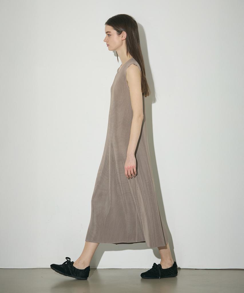 Waiowai V-Neck A-Line Sleeveless Pleated Long Dress_3Colors