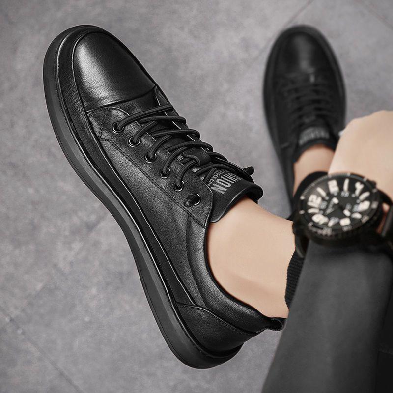 Herren-Sneaker mit weichem Boden und elastischer Kraft, neue atmungsaktive flache Freizeitschuhe, modische Slipper zum Hineinschlüpfen, High-End-Markenschuhe für Herren