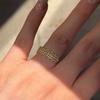 Prachtige Diamant Inleg Glanzend Kant Damesring Nieuw in Mode Lichte Luxe Sprankelende Volledig Diamant Kroonring Bruiloft