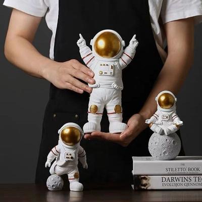 Nieuwe Astronauten Beeldjes Kerst Hars Ruimtevaarder Maan Beeld Decoratieve Kosmonaut Beelden Miniatuur Cadeau voor Huisdecoratie