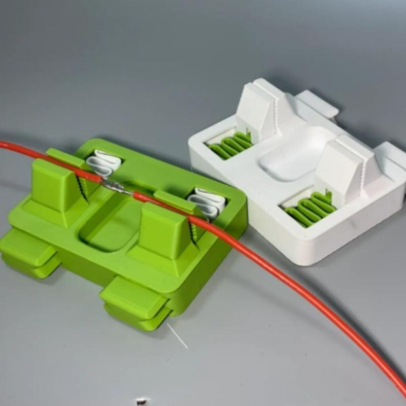 Professional Soldering Wire Clip For Electronics Assembly Secure Holding And Enhances Performances In Multiple Setting