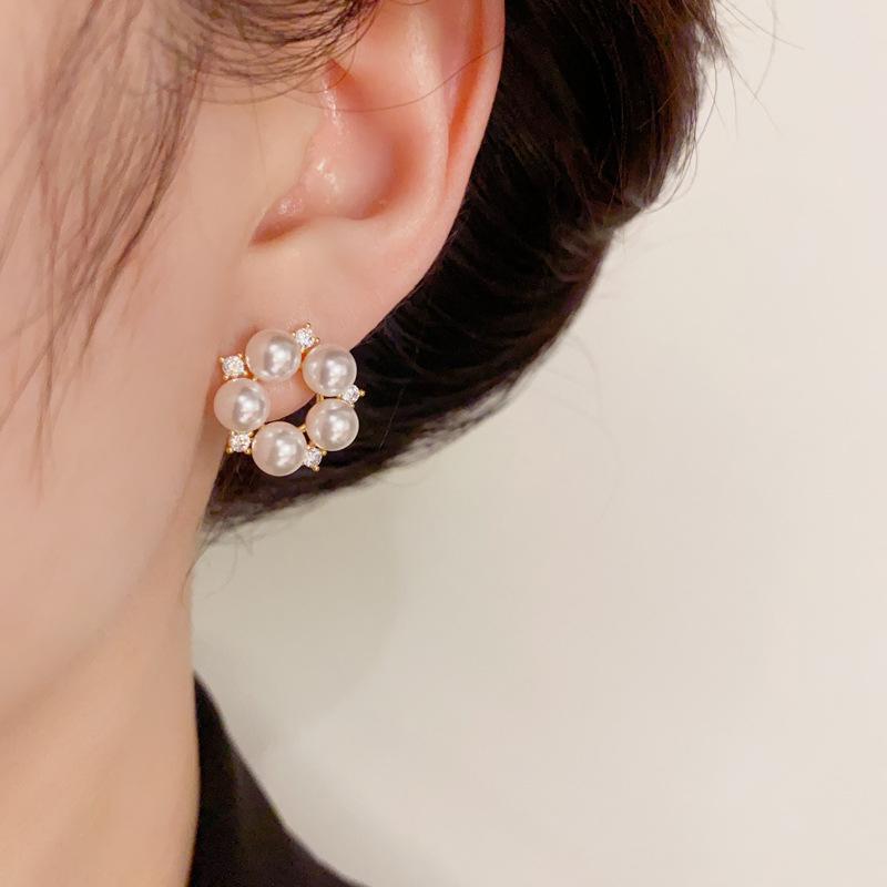 Fashion Imitation Pearl Crystal Round Stud Earrings for Women Minimalism Temperament Party Jewelry Earing Gift AVE