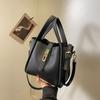 1 Stück Schultertasche in reiner Farbe für Damen Vielseitige Crossbody-Bucket-Bag Handtasche, die ein Mobiltelefon aufnehmen kann