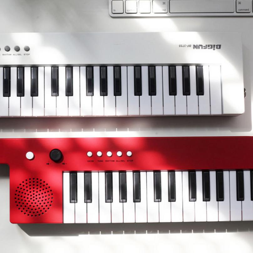 Rechargeable 37 Keys Guitar Electronic Organ Mini Key Board Children Piano with Shoulder Strap and Microphone