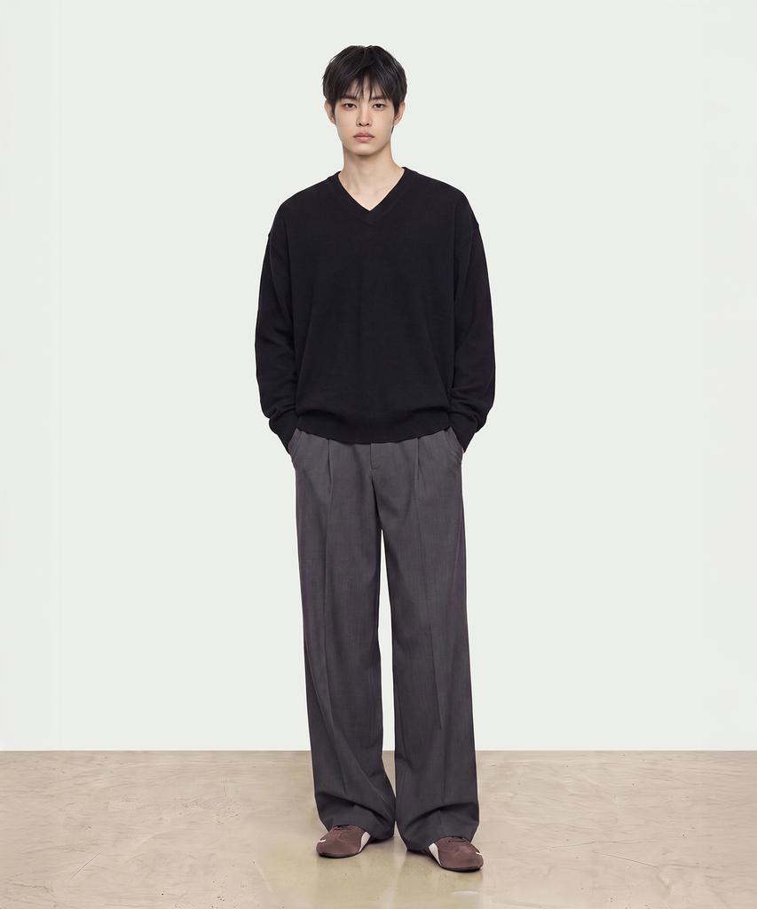 Seutaendeuobeo Crop V-Neck Knit [Black]