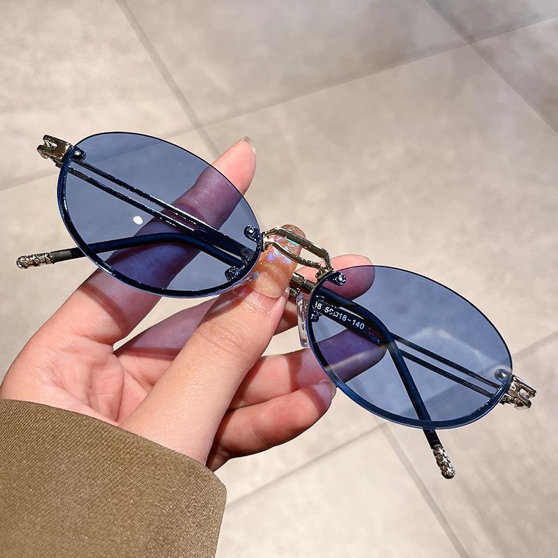 Nye Vintage Små Ovale Solbriller Trendy Mote Personlig Tilpassede Menn Kvinner Briller Toppmerke Designer Mann Kvinne Solbriller
