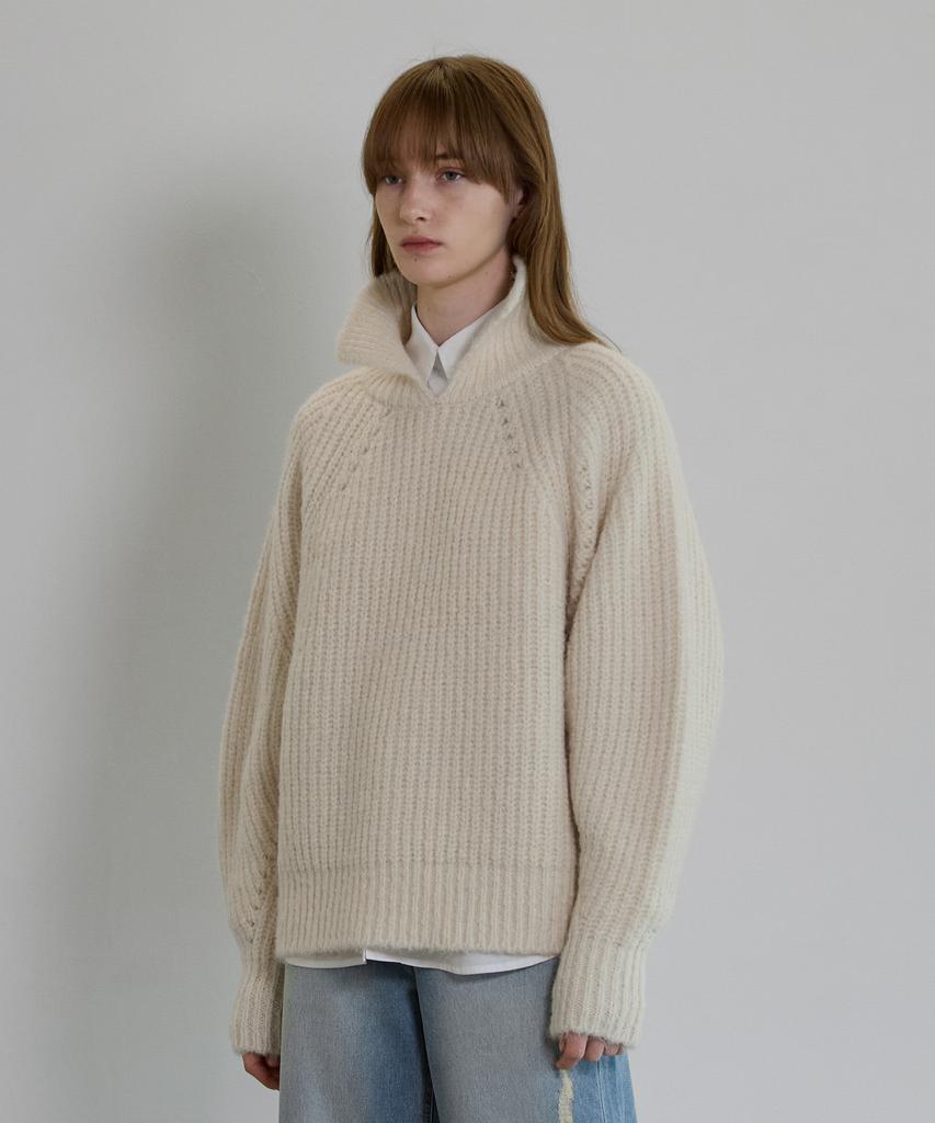 Aussel Curved Sleeve Pullover Cream