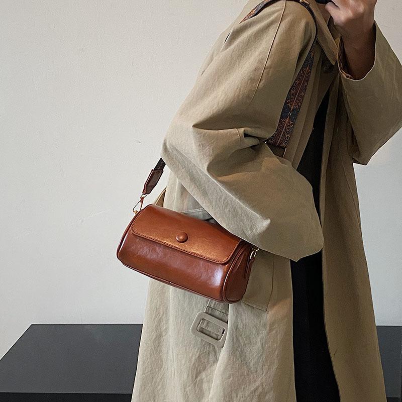 Vintage Women Shoulder Bag Versatile Crossbody Bag for Women Designer Bags Cylindrical Bag Purse and Handbags Sac