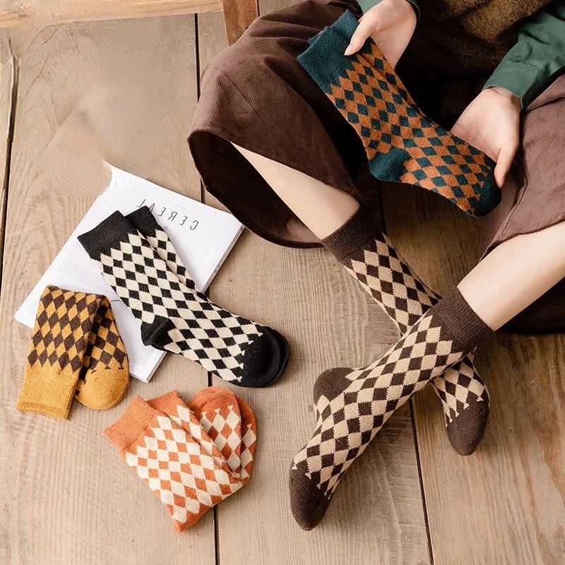 Retro Warme Mittelrohr Damen Socken Raute Harajuku Studenten Boden Schlafsocken Herbst Winter Thermosocken