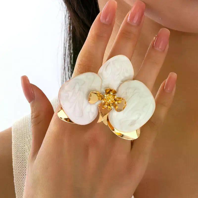 Exaggerated Metal Flower Ring For Women Fashion Dripping Oil Irregular Opening Adjustable Finger Jewelry Accessories