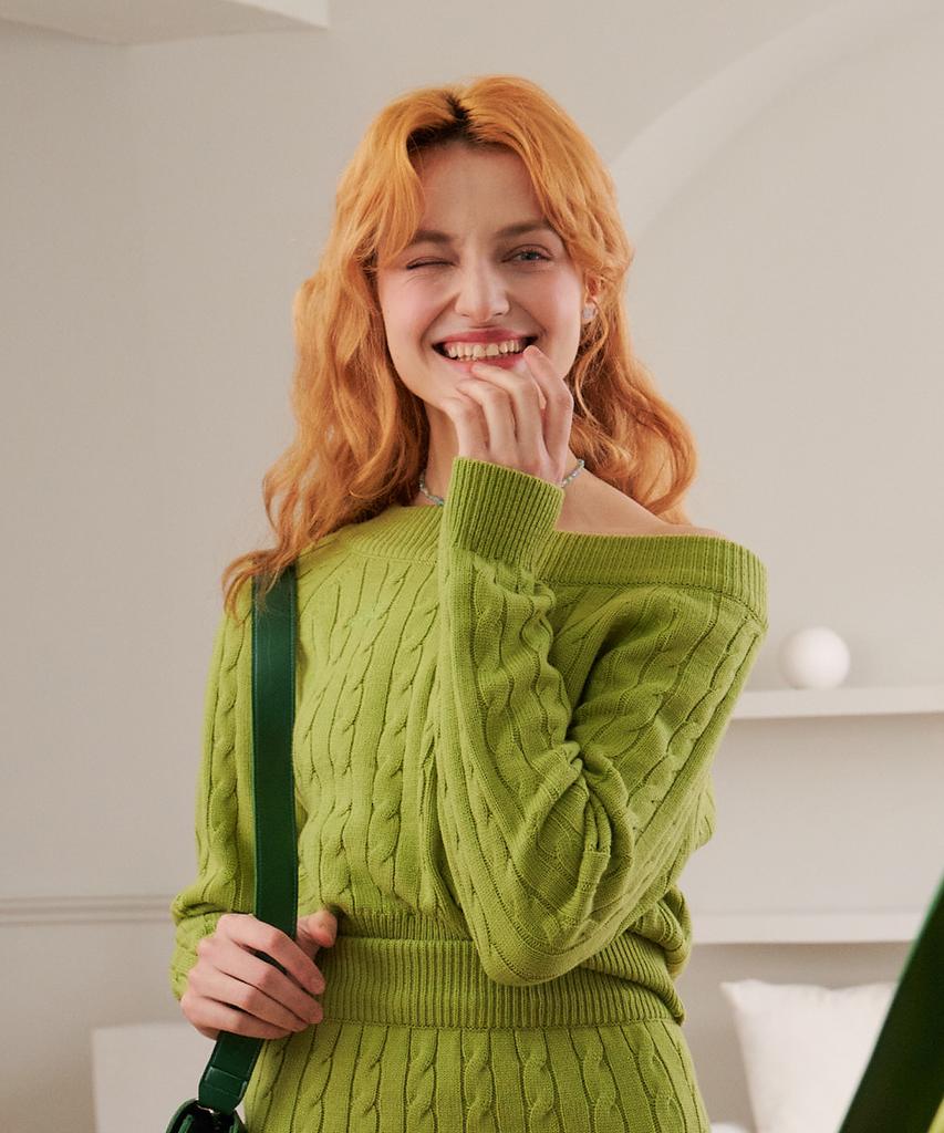 Tobaseu Wool Cable Knit Off-Shoulder Top (Green)